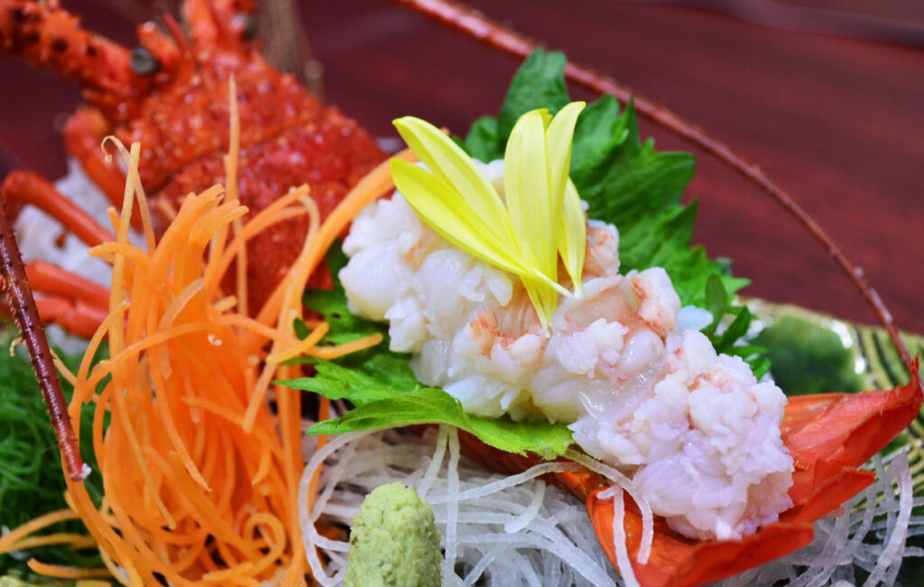 たつた旅館　料理　伊勢海老のお造り