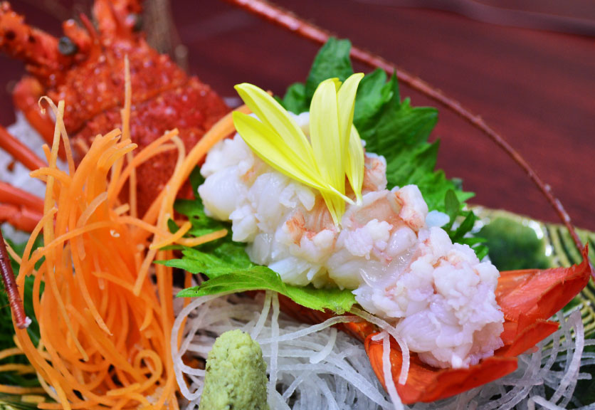 たつた旅館　追加料理（伊勢海老活造り）