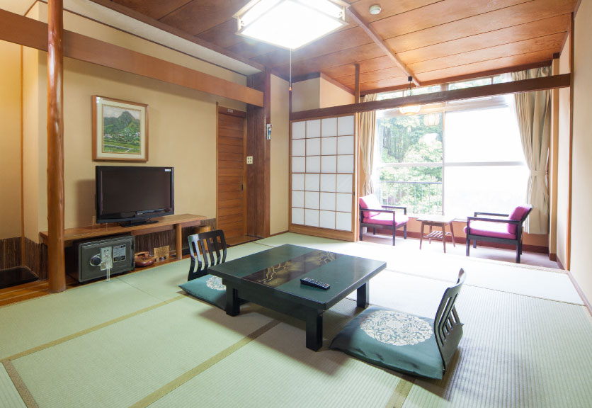 たつた旅館客室　10畳和室