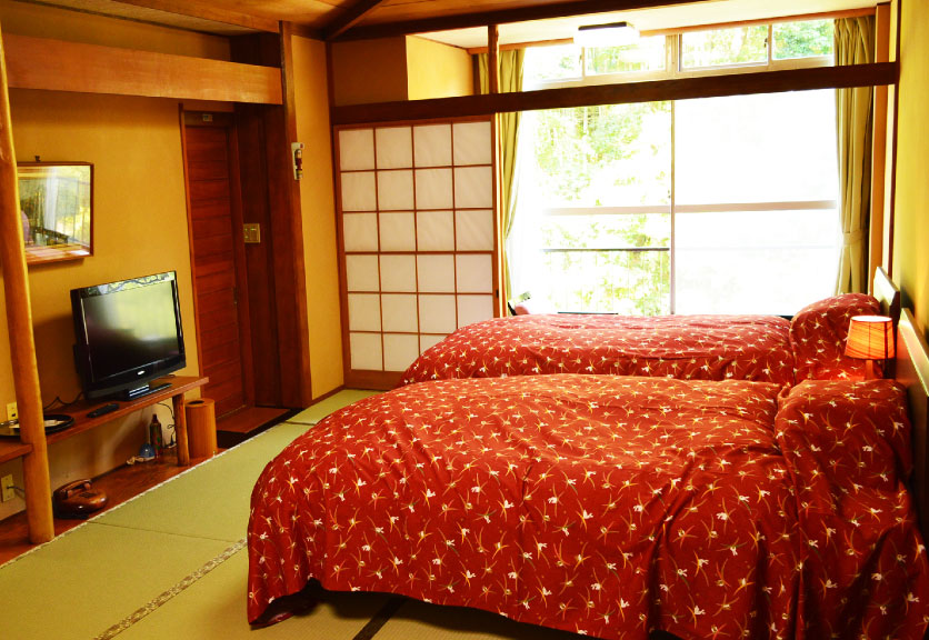 たつた旅館客室　13畳ツインベッド