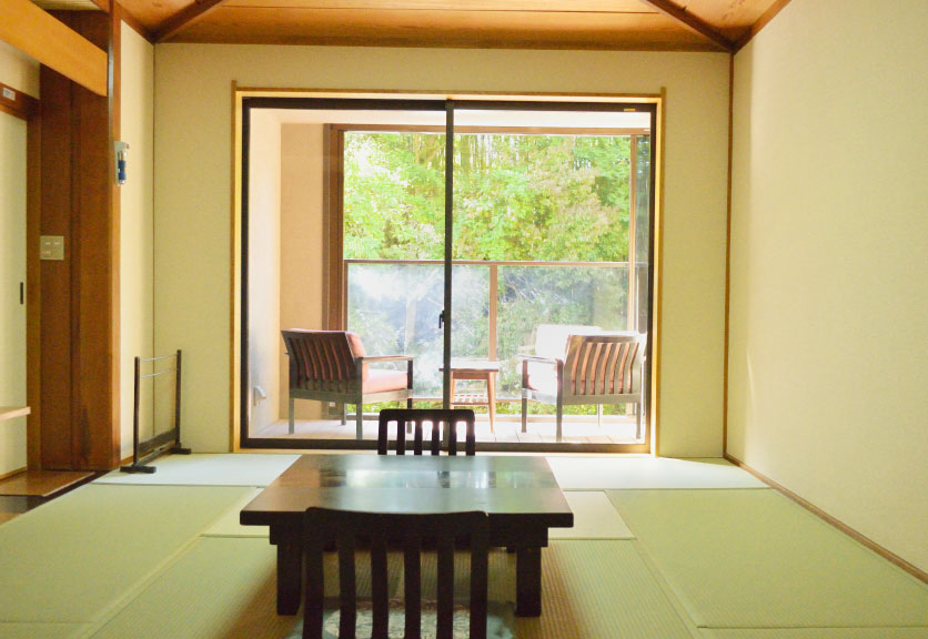 たつた旅館客室　渓流テラス付き