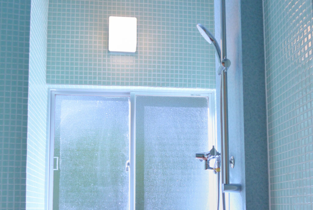 たつた旅館　旧タイプ客室　渓流テラス付き